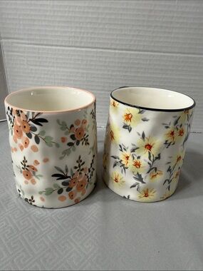 10 Strawberry Street  Ceramic Floral Mugs Peach Blossom & Yellow Daisy Set of 2